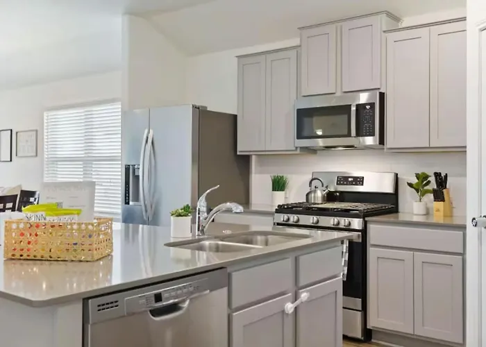 Holiday home Family Friendly - Private - Spacious - Modern - Pool Round Rock